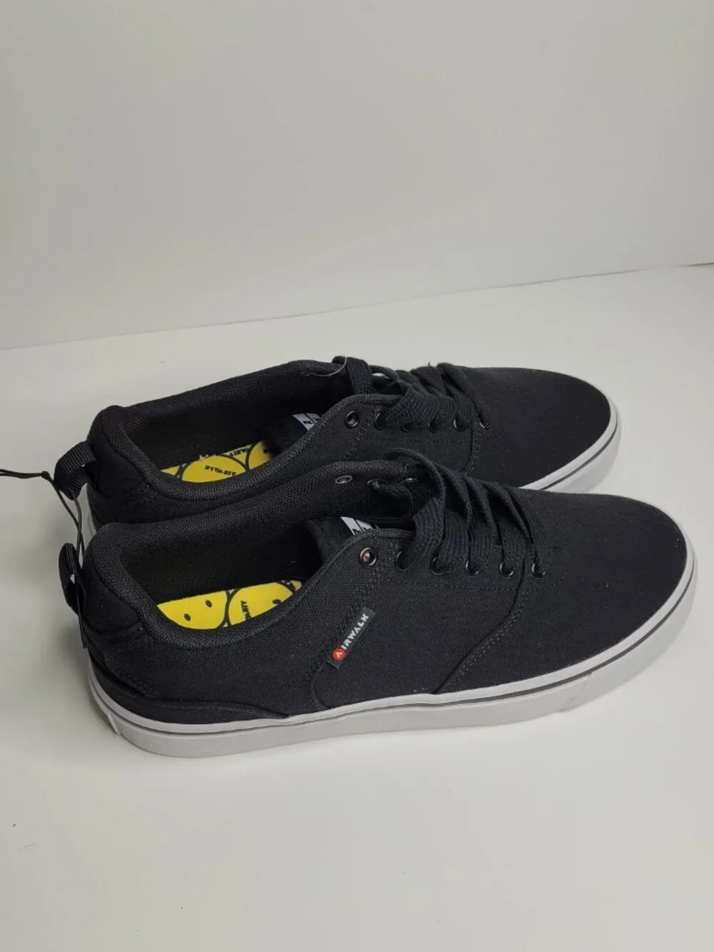 Airwalk men's black canvas casual skate lace up shoes size 11 NWT